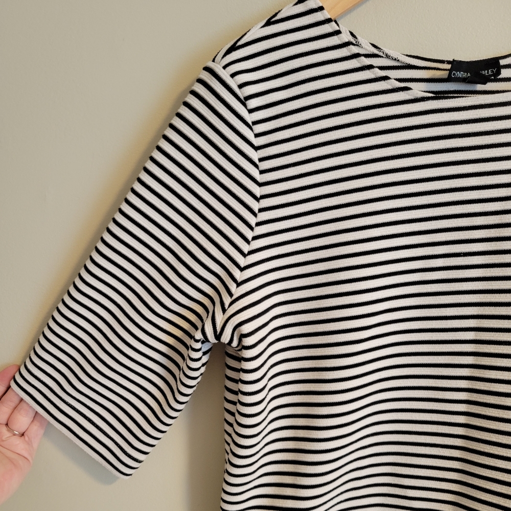 Cynthia Rowley Striped Black + White Crop Top, Large - Picture 2 of 11